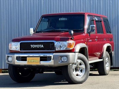 TOYOTA LAND CRUISER 70 - 5
