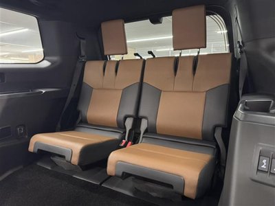 2025 Lexus GX 缩略图 32