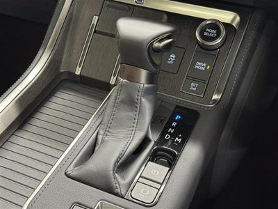 2025 Lexus GX photo 9