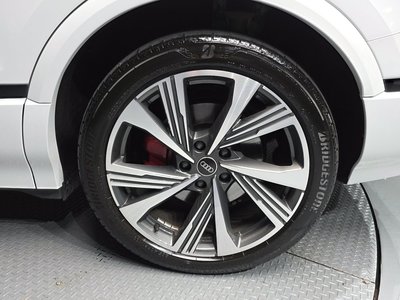 صورة 8 لـ 2025 AUDI SQ6 E-TRON