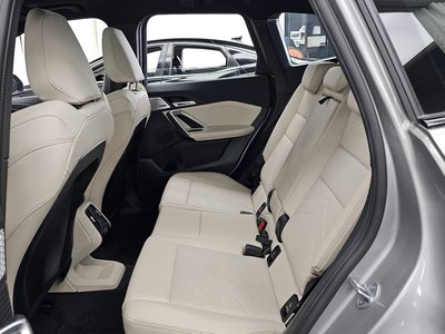 2025 BMW X1 — миниатюра 16