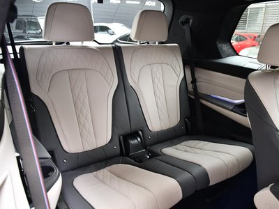 2023 BMW X7 缩略图 15