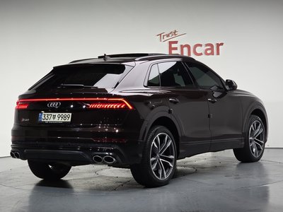 AUDI SQ8 - 6