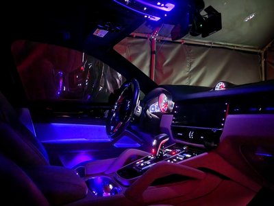 PORSCHE CAYENNE - 8