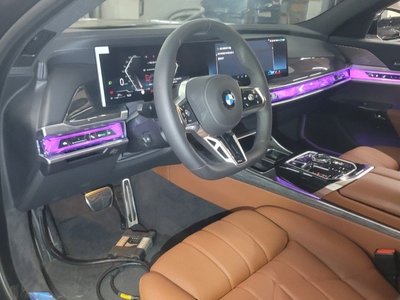 2025 BMW 7 SERIES photo 7