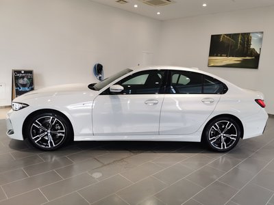 2025 BMW 3 SERIES 照片 9