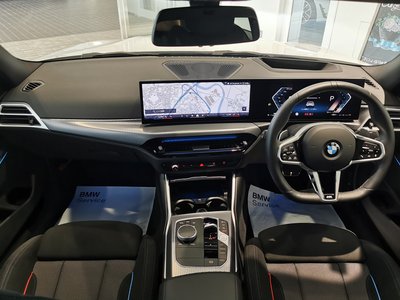2025 BMW 3 SERIES 照片 2