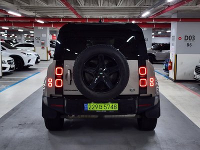 LAND ROVER DEFENDER - 3