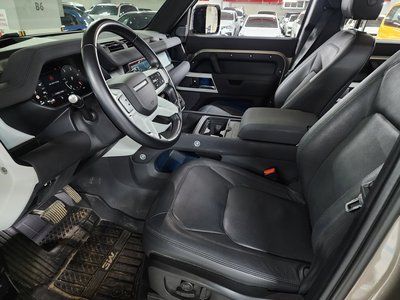 LAND ROVER DEFENDER - 9