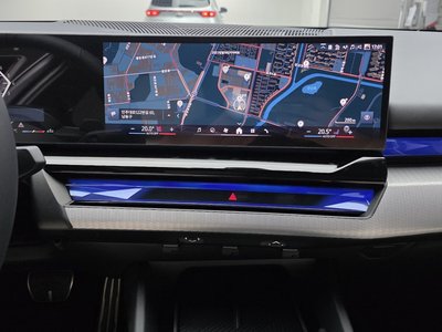 2025 BMW 5 SERIES — миниатюра 18