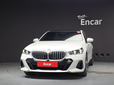2025 BMW 5 SERIES photo 2