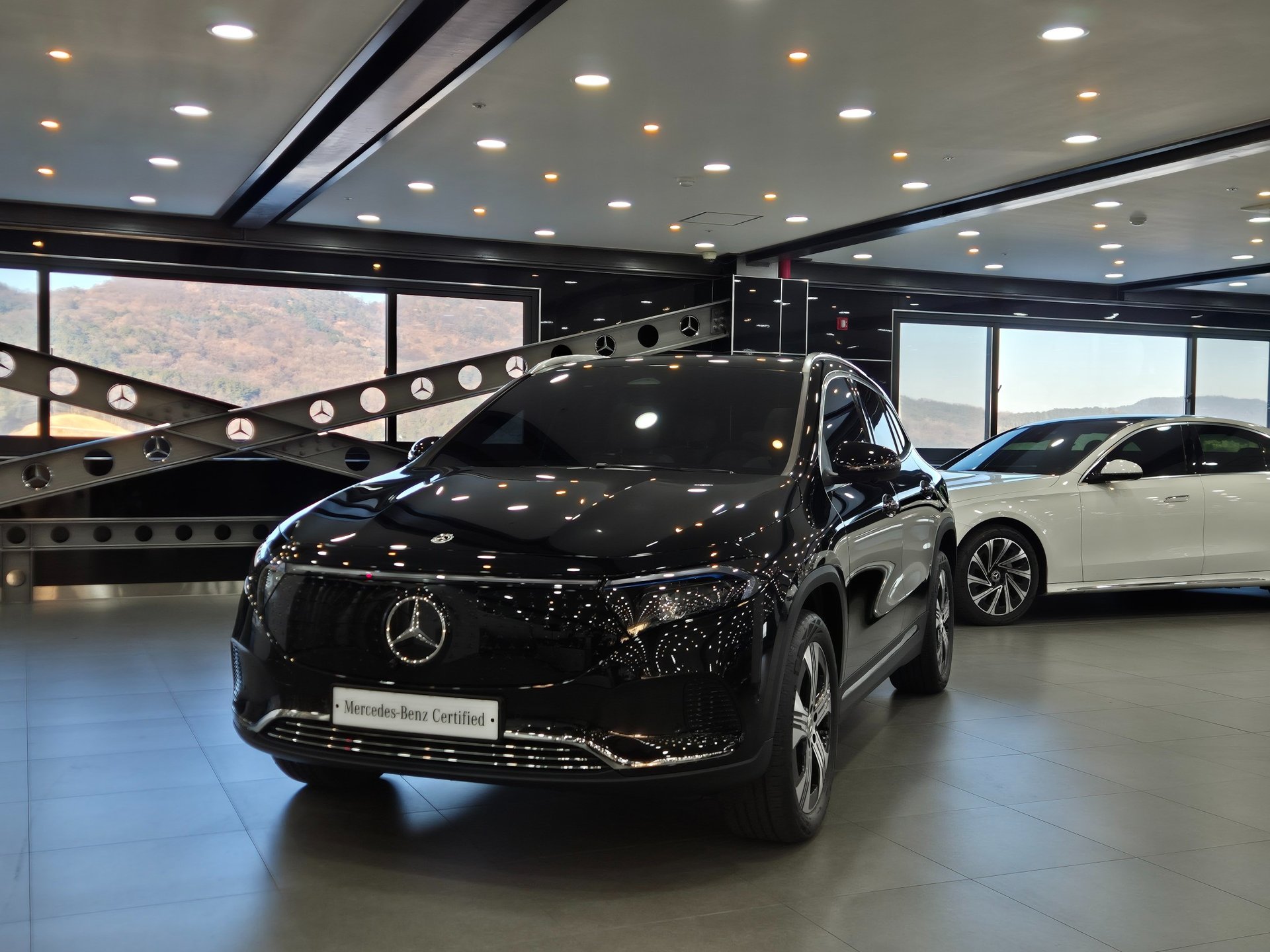 MERCEDES-BENZ EQA - View 1
