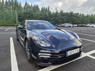2024 Porsche PANAMERA photo 4