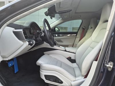 2024 Porsche PANAMERA photo 5