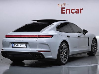PORSCHE PANAMERA - 3