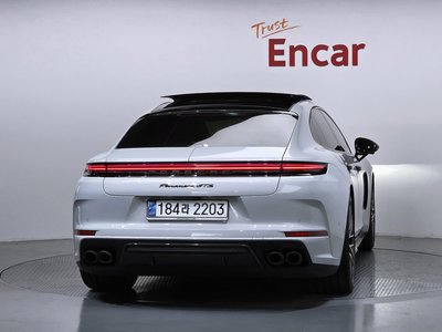 PORSCHE PANAMERA - 4