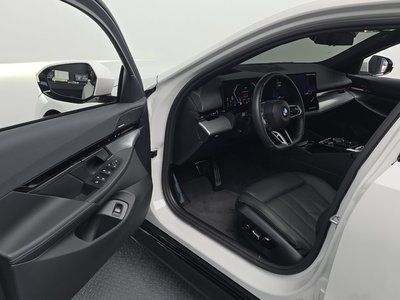 صورة 10 لـ 2023 BMW 5 SERIES