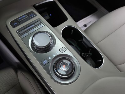 صورة 9 لـ 2021 Genesis GV70