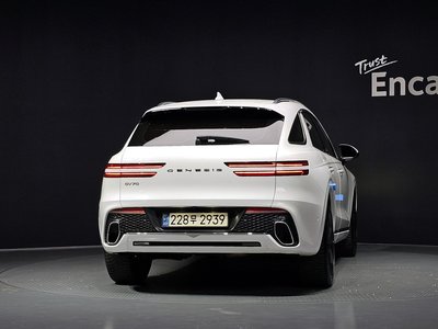 صورة 4 لـ 2021 Genesis GV70