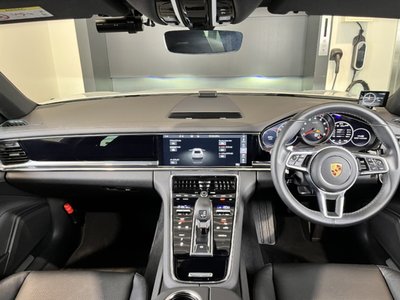 PORSCHE PANAMERA - 8