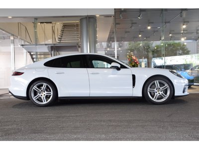 PORSCHE PANAMERA - 3