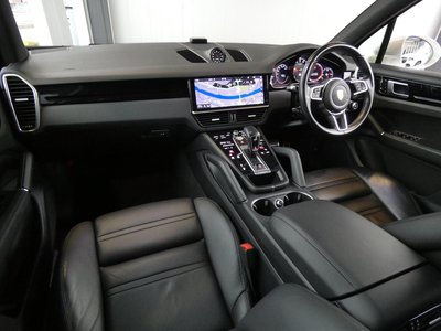 PORSCHE CAYENNE - 4