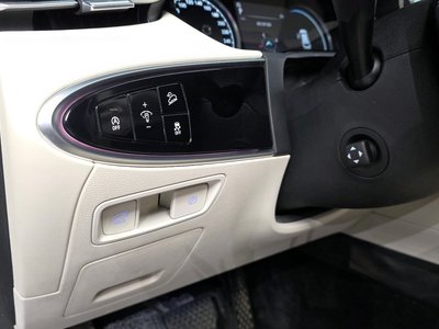 2023 Genesis GV70 — миниатюра 30