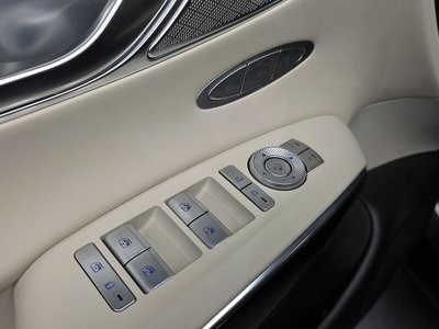 2023 Genesis GV70 — миниатюра 29