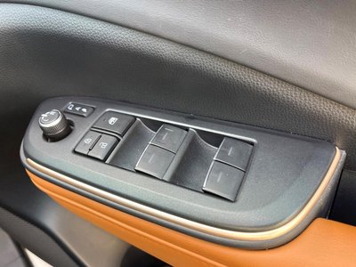 صورة مصغرة 35 لـ 2023 Toyota CROWN CROSSOVER