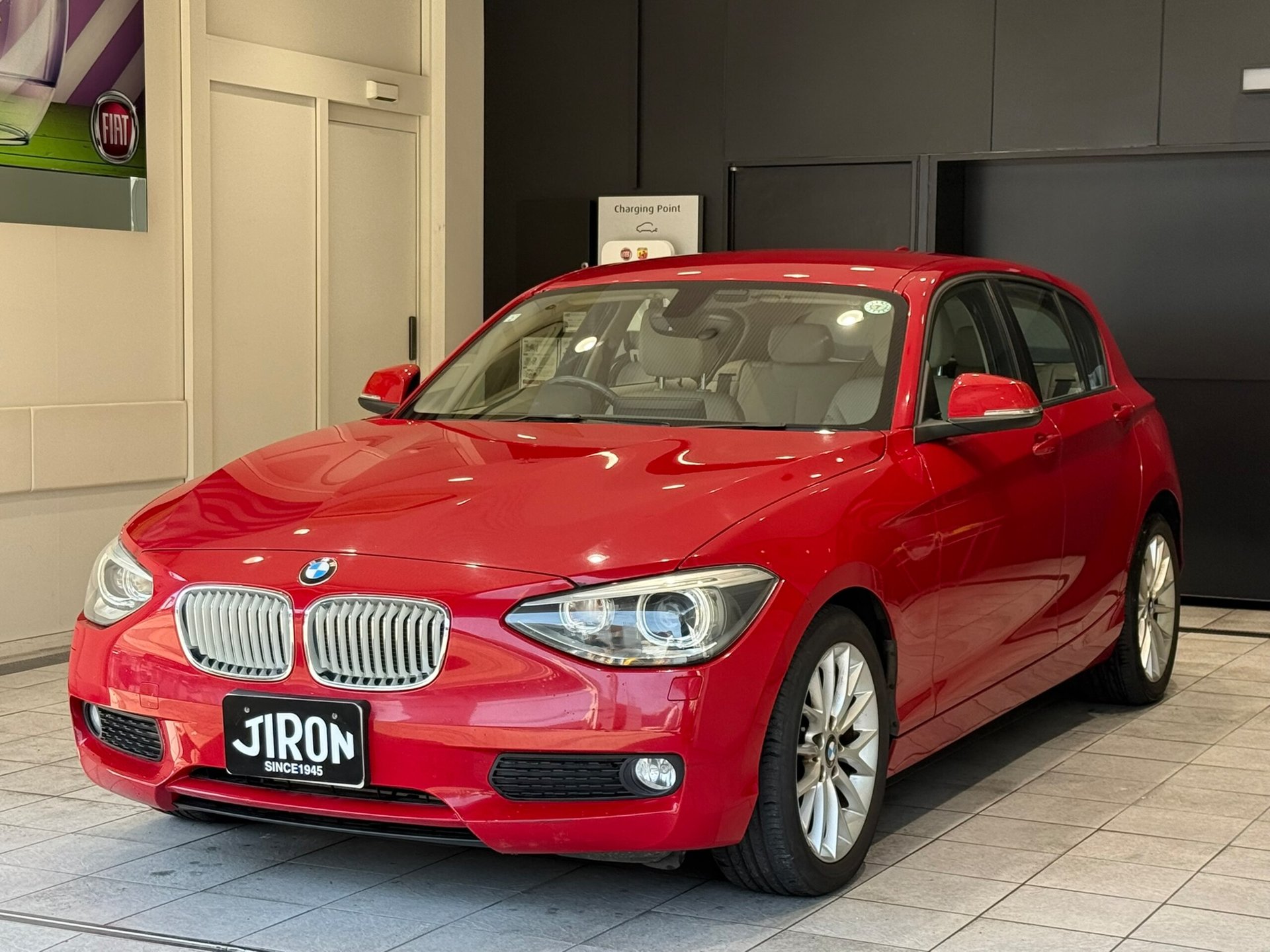 BMW 1 SERIES - View 1