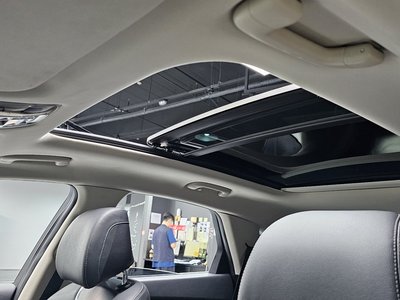 2021 Genesis GV70 thumbnail 16