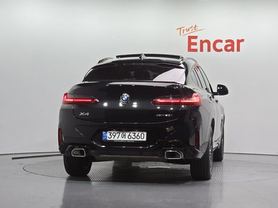 2023 BMW X4 photo 4