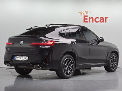 2023 BMW X4 photo 3