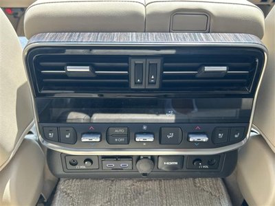 2021 Toyota LAND CRUISER 300 — миниатюра 17