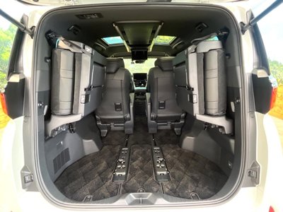 2024 Toyota ALPHARD — миниатюра 11