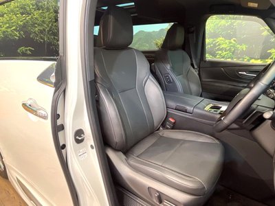 2024 Toyota ALPHARD photo 8