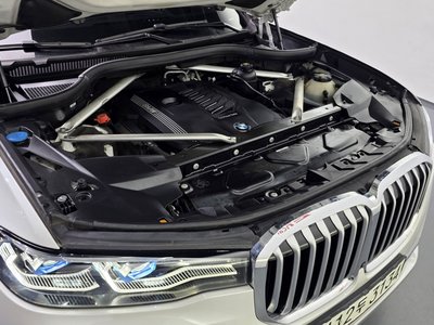 2021 BMW X7 — фото 7