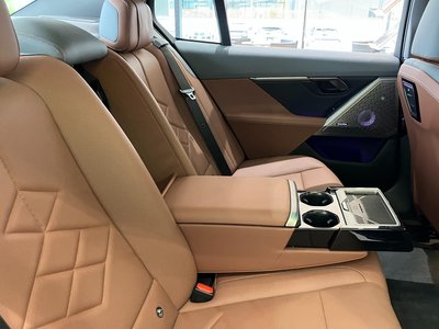 صورة مصغرة 51 لـ 2025 BMW 5 SERIES