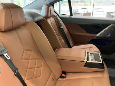 صورة مصغرة 50 لـ 2025 BMW 5 SERIES