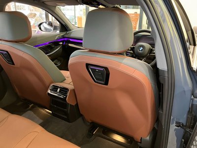 صورة مصغرة 46 لـ 2025 BMW 5 SERIES