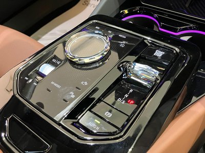 صورة مصغرة 12 لـ 2025 BMW 5 SERIES