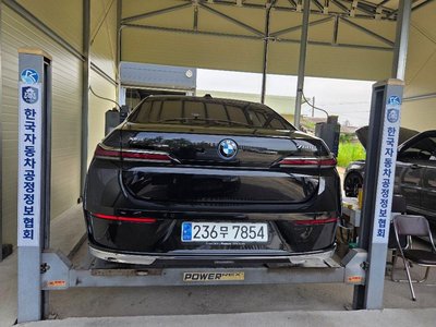 2023 BMW 7 SERIES photo 3