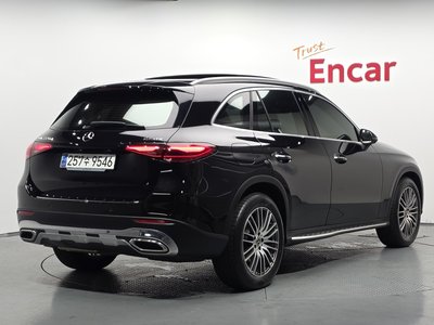 2023 Mercedes-BENZ GLC photo 3