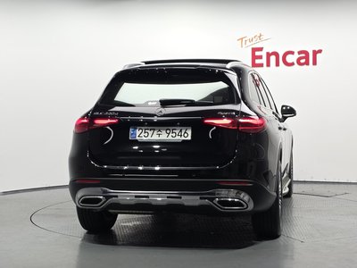 2023 Mercedes-BENZ GLC photo 4