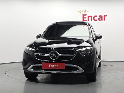 2023 Mercedes-BENZ GLC photo 2