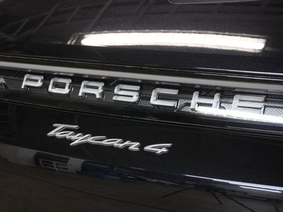 PORSCHE TAYCAN - 7