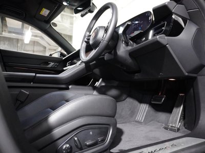 PORSCHE TAYCAN - 8