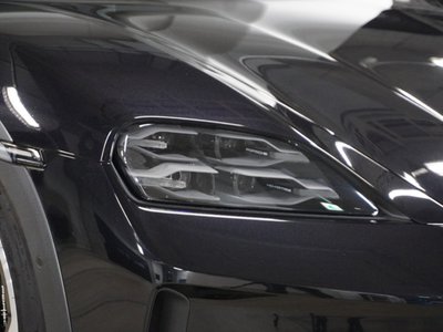 PORSCHE TAYCAN - 6