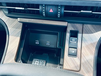 صورة 54 لـ 2024 Lexus LM
