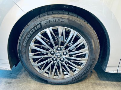 صورة 19 لـ 2024 Lexus LM